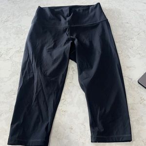 Everlane performance cropped athletic leggings